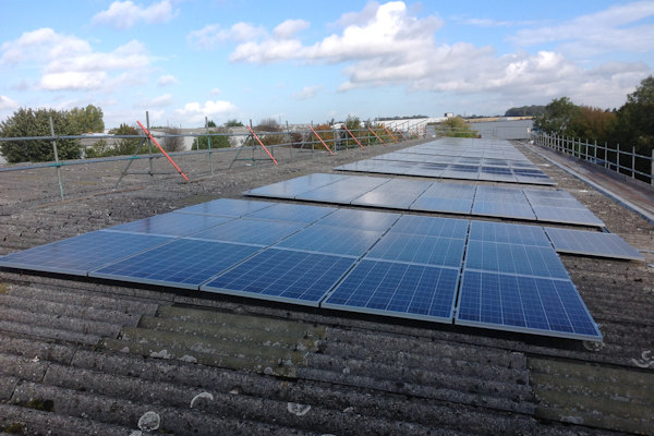 Wipers Supply roof solar